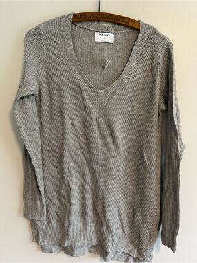 NEW Old Navy Small grey long sleeve pullover  V-Neck Knit Sweater